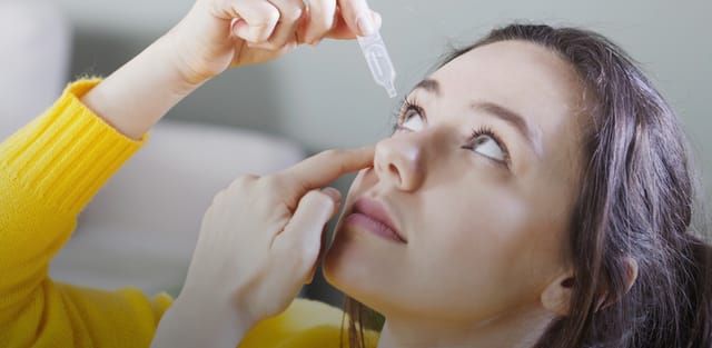 アメリカの製薬会社、老眼を改善する目薬「VIZZ」がFDAに承認されたと発表
