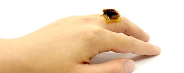 体温で電気を作るウェアラブル発電機