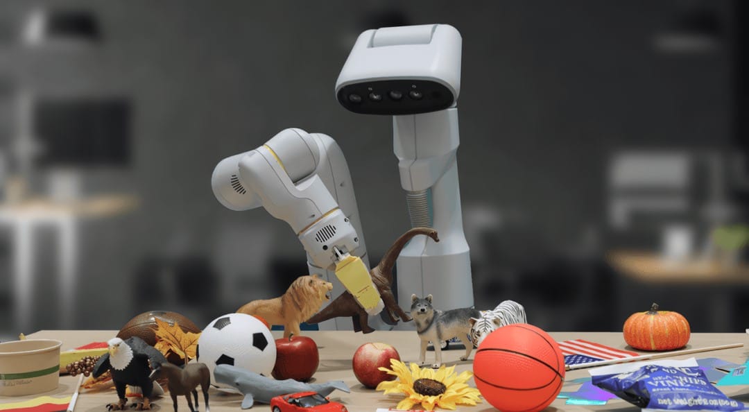 Google DeepMind、Webとロボットから学びロボット制御するVLAモデル「RT-2」公開─事前トレーニングにないタスクでも動作