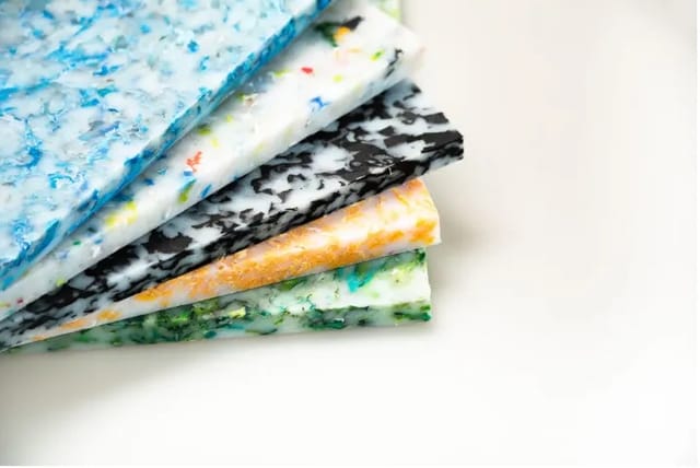 複合プラスチックから生まれた100%廃プラの新素材