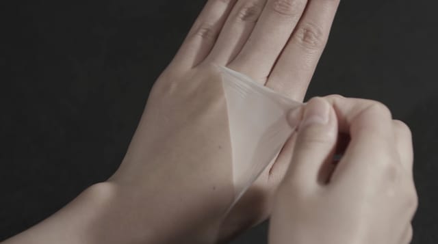 化粧の常識を塗り替える、一本の糸で紡がれた「人工皮膚」形成技術