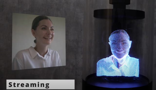 3Dホログラムで実体を「テレポーテーション」、リアルタイム3D投影サイネージ「brightvox 3D」がレンタル開始