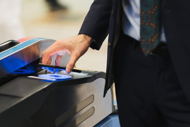 約600駅のSuicaビッグデータから人流を可視化