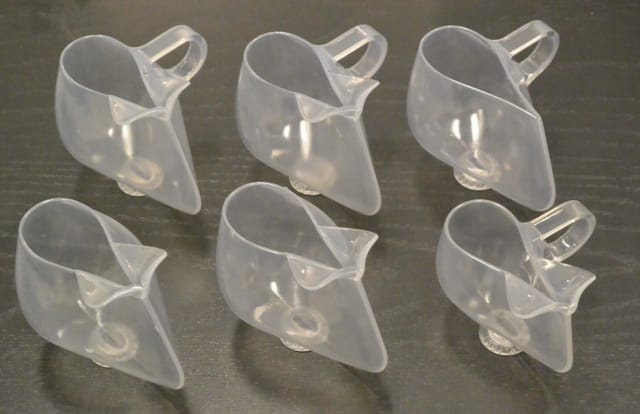 微小重力環境に対応する宇宙のドリンクカップ