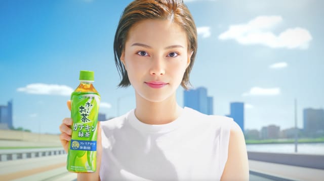 日本初、伊藤園がテレビCMにAIタレント起用─「お～いお茶 カテキン緑茶」CMに登場、SNSで話題