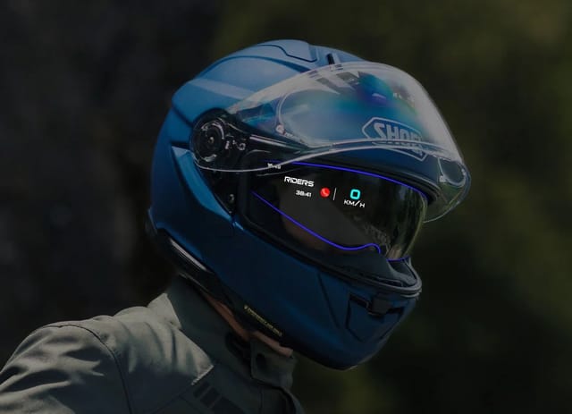 SHOEIが世界初のフルHUD統合モデル「GT-Air 3 Smart」を公開、フランスEyeLightsと共同開発