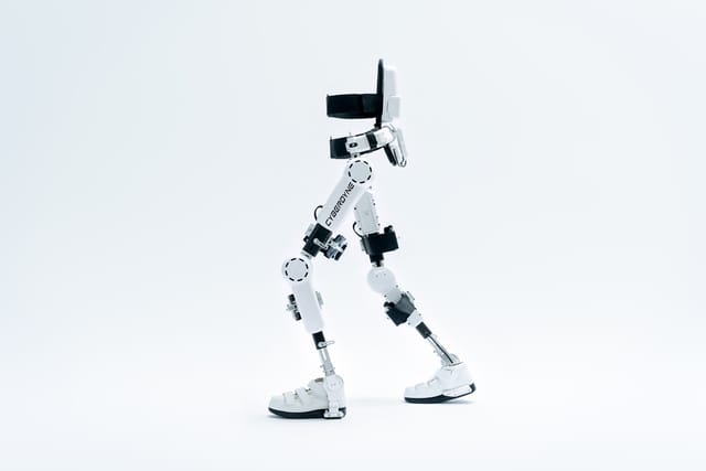 ヒトの身体機能を拡張する装着型サイボーグ