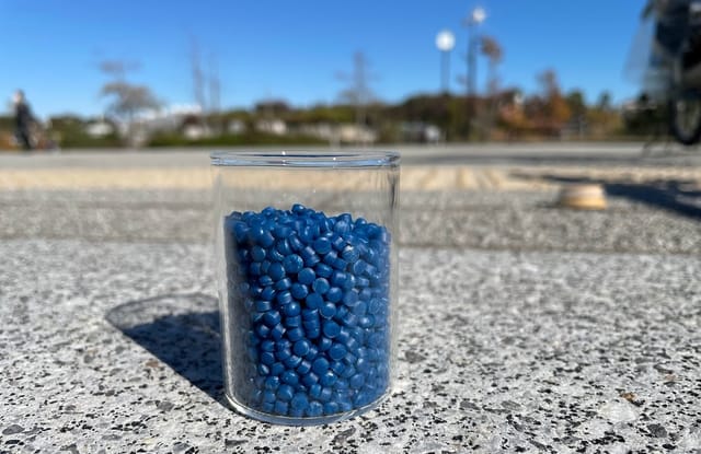 山口県海岸に漂着した海洋プラごみを「買い物かご」にアップサイクル―県民、行政、企業が連携して実現