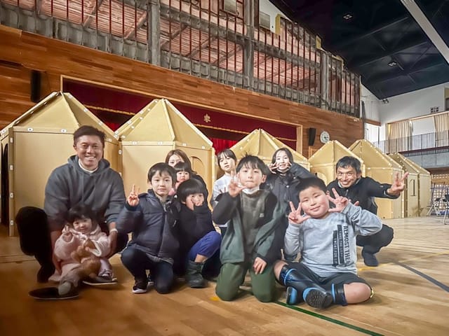 被災地への屋内用インスタントハウス