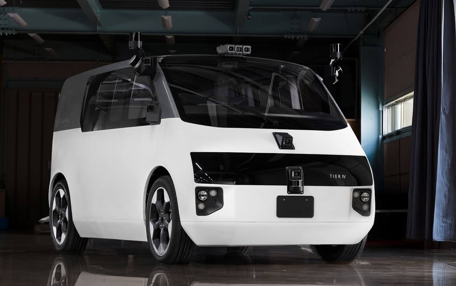 ティアフォー、自動運転ロボタクシーの新型プロトタイプを公開―ハンドルとペダル不要、対話エージェント搭載