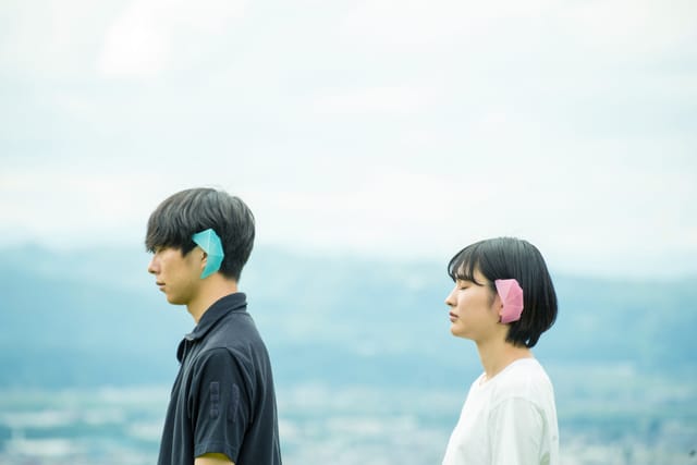 新しい音に聞き耳を立てる「耳のメガネ」