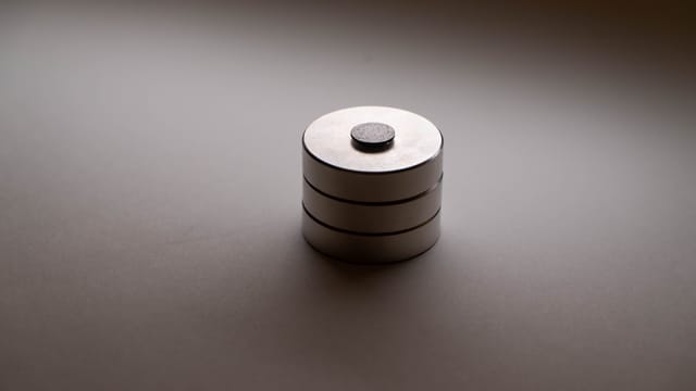 摩擦をほぼ排除して回転し続ける浮かぶローター技術