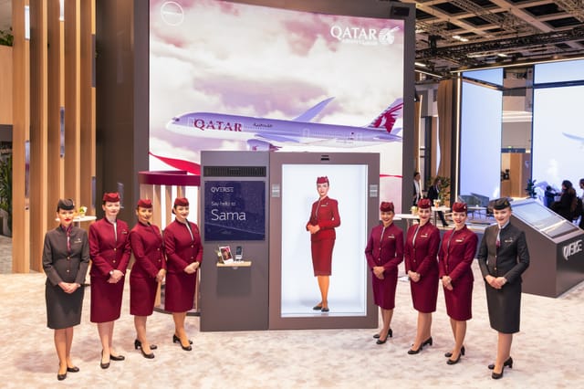 世界初、カタール航空がAIバーチャルCA「Sama」導入─質問にAIでリアルタイム回答