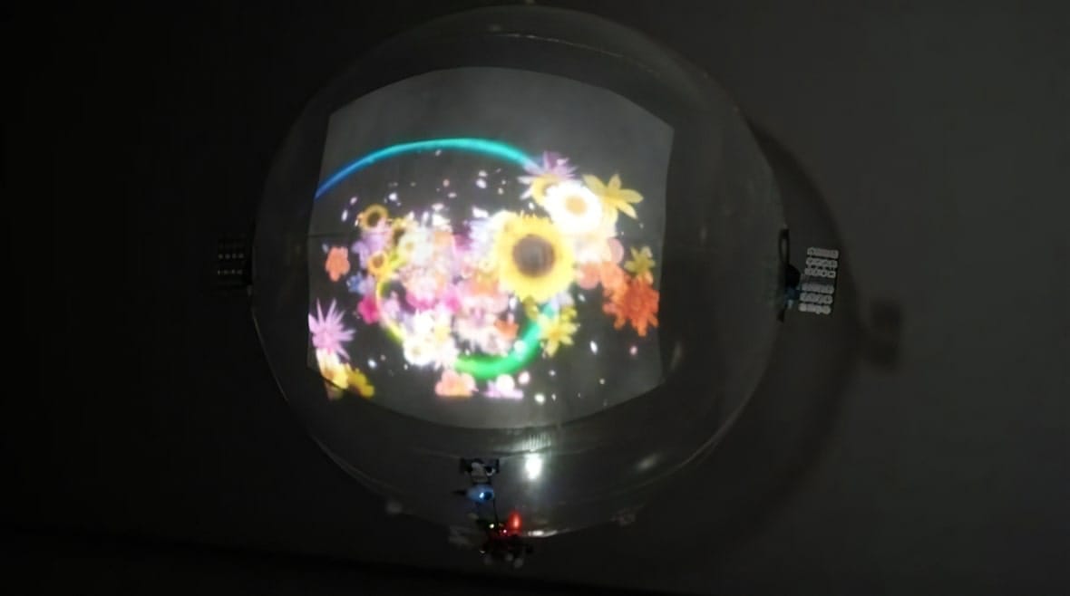 NTTドコモが「羽根のないプロジェクションドローン」を開発─空中から撮影や映像投影が可能
