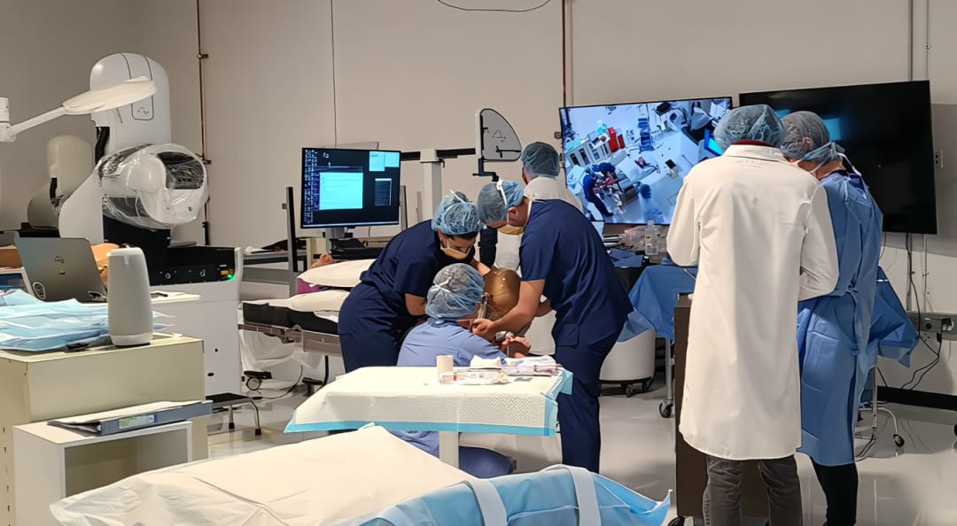 イーロンマスクのNeuralink、脳埋め込みチップをFDAが承認─人間で初の臨床試験へ