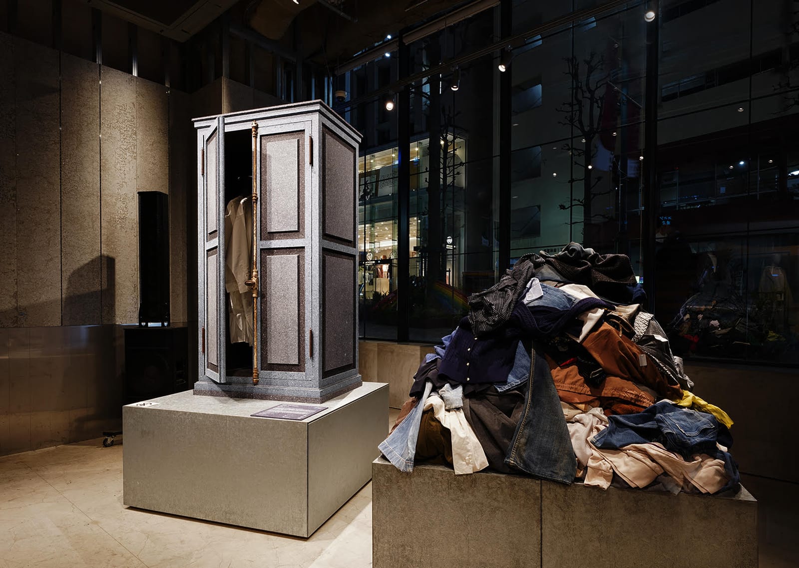 Ugly wardrobe / design by h220430