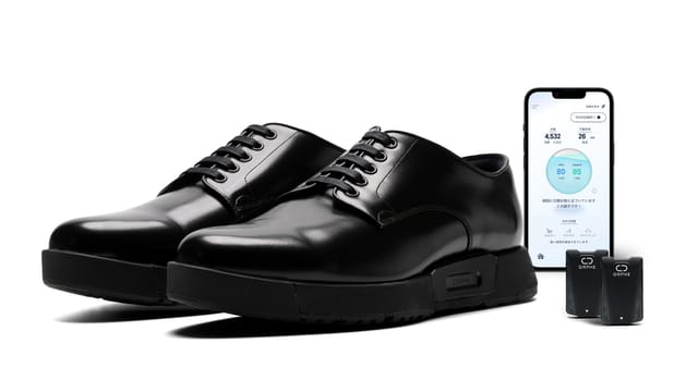 ORPHEとアシックスが、ビジネスシーンに向けたスマートシューズ「RUNWALK ORPHE」を発表