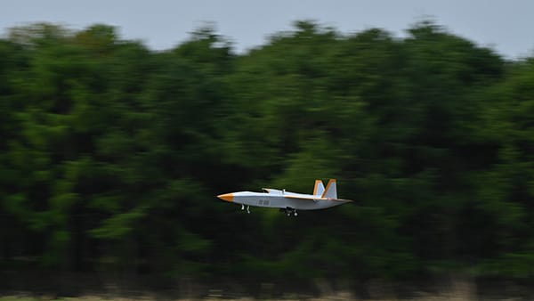 SUBARU、遠隔操作型支援機の実験機を防衛装備庁へ納入―有人機と無人機の連携を実現へ