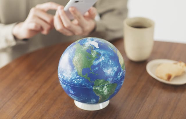 地球の“今”がわかる、手のひらサイズのAR地球儀