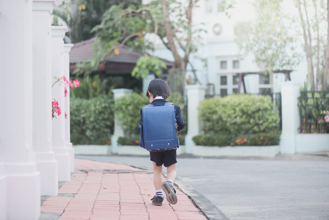 地域一丸となって子どもやお年寄りを見守るシステム
