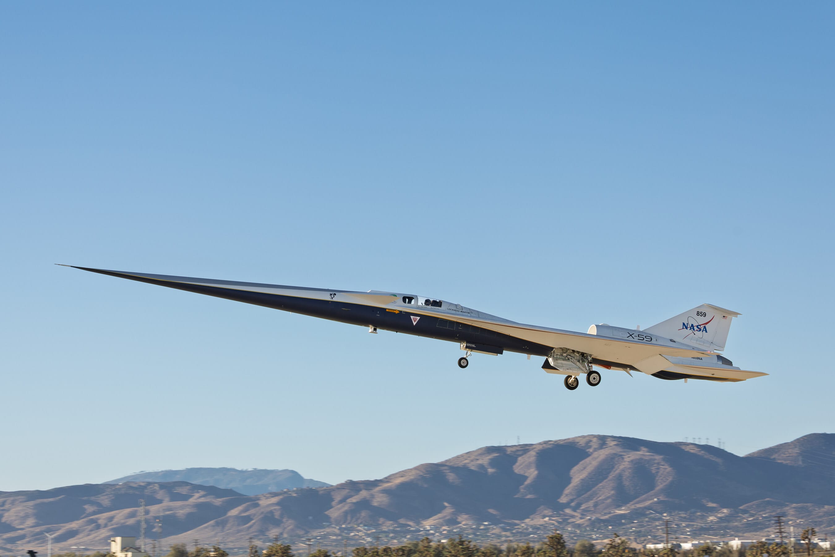 国際法 Lockheed_Martin_X59_First_Flig