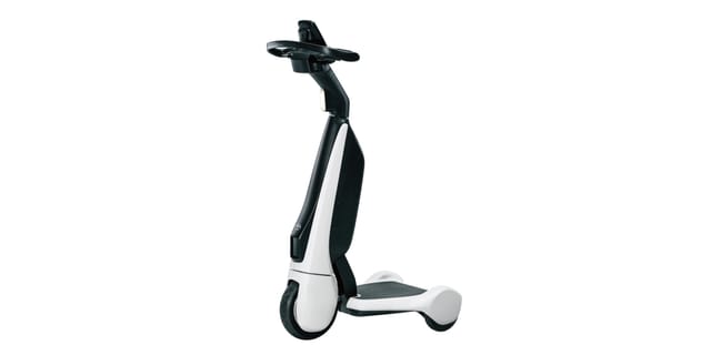 TOYOTA、歩行領域の新モビリティとして立ち乗りBEV「C+walk T」リリース─歩行者と高い親和性を追求