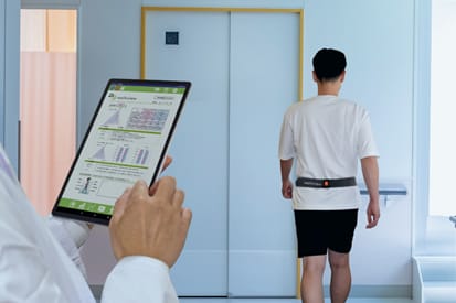 ストップウォッチ感覚で簡単計測─歩行分析計「walkview」のサブスクリプションサービス開始、歩行を見える化