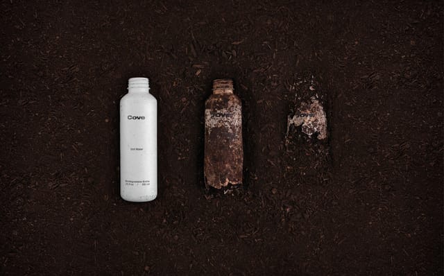 世界初、有害廃棄物ゼロの「生分解性ウォーターボトル」が発売─ペットボトルの代替手段