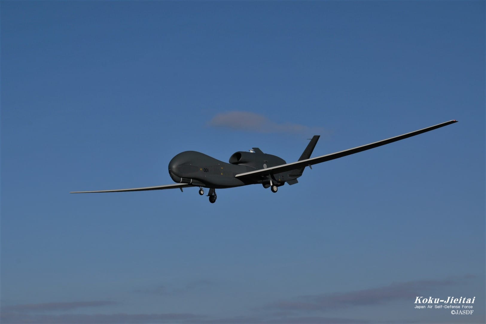 航空自衛隊の無人偵察機RQ-4B「グローバルホーク」、鳥取県沖で墜落と断定―3機体制が完整して3年、初の機体喪失